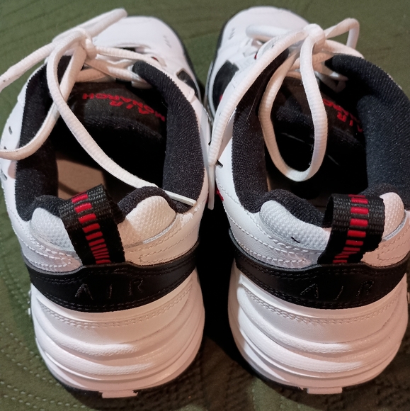 Mens Nike Air Monarch Sneakers, Size 7.5 - Picture 4 of 6